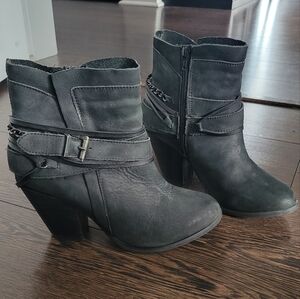 Steve Madden leather black heel